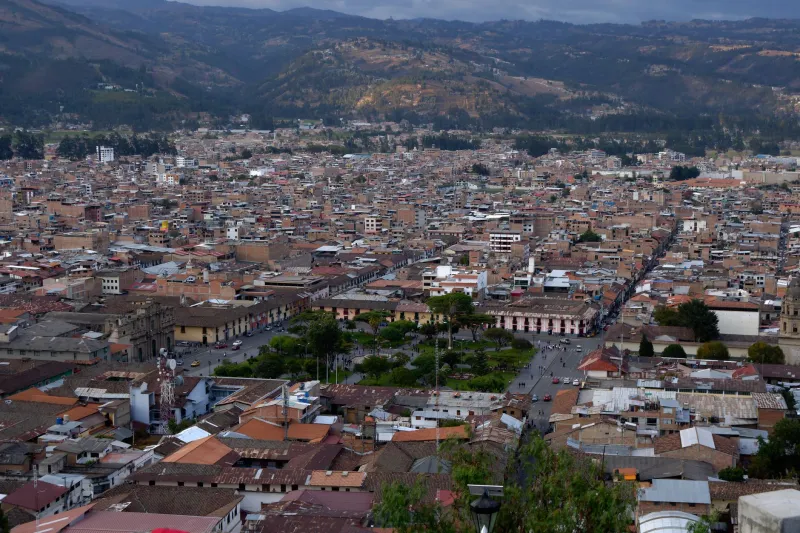 Viver em Cajamarca: Uma Análise Honesta dos Custos Mensais Comparados às Principais Metrópoles Brasileiras